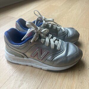 New Balance Kids 997H, size Big Kids 1